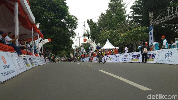 Tour De Linggarjati 2017 Diramaikan Pebalap ASEAN