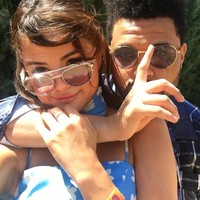 Foto kemesraan Selena Gomez dan The Weeknd saat masih jadi sepasang kekasih mendapat 8,1 juta like. Foto: Instagram