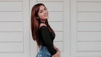 Ia terlihat makin seksi dan cantik. Foto: Instagram/vicymelanie