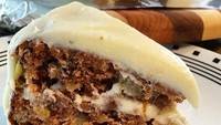 Jika Anda lahir pada tahun 1970, Anda mungkin sudah mencoba kue yang satu ini. Hummingbird, kue yang sangat ngetren di tahun 1978. Kue ini terbuat dari campuran pisang, nanas, dan walnut. Foto: Istimewa
