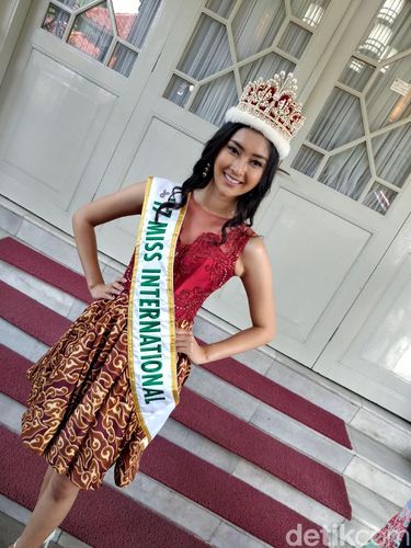Guys, Miss International Kevin Liliana Cari Calon Pacar!