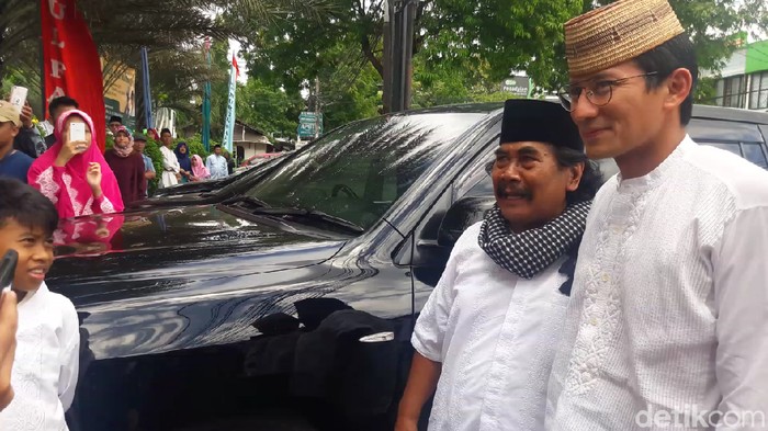 Peringatan Maulid di Cilandak, Sandi Tanya Kesiapan OK OCE ke Camat