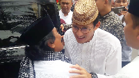 Keduanya juga sempat cipika-cipiki (Foto: Marlinda Oktavia Erwanti/detikcom)