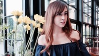 Vicy Melanie makin banyak follower setelah kisah asmaranya dengan Kevin terungkap. Foto: Instagram/vicymelanie