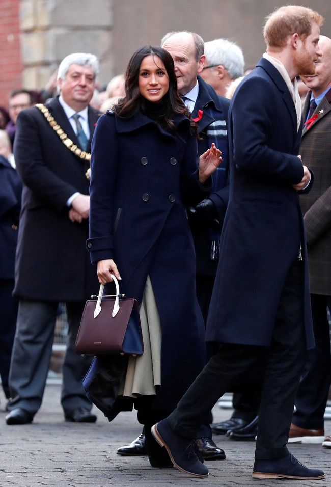 Keduanya hadir di Nottingham Contemporary, Nottingham, Inggris, Jumat (1/12/2017), untuk mengunjungi pameran amal yang diadakan Terrence Higgins Trust. Pameran amal tersebut digelar sebagai peringatan Hari Aids Sedunia. Foto: Reuters