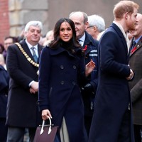 Keduanya hadir di Nottingham Contemporary, Nottingham, Inggris, Jumat (1/12/2017), untuk mengunjungi pameran amal yang diadakan Terrence Higgins Trust. Pameran amal tersebut digelar sebagai peringatan Hari Aids Sedunia. Foto: Reuters