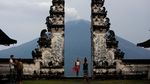 Naik Turun Status Gunung Agung dan Bukti dari Jokowi bahwa Bali Aman