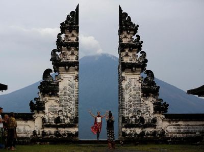 Penampakan Gunung Agung dari Candi Lempuyang Hari Ini