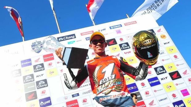 Gerry Salim Naik Podium di Balapan Terakhir ARRC 2017