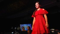 Petenis Latvia, Jelena OStapenko, masih berusia 20 tahun. Dia juga senang mengenakan hihgheels dalam setiap acara formal.(Clive Brunskill/Getty Images for WTA)