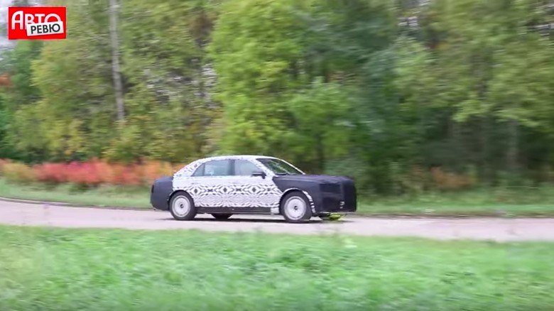  Mobil  Buat Pejabat  dan Orang Kaya Rusia Pesaing Rolls Royce