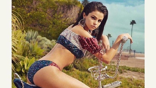 Foto Selena Gomez paling banyak masuk daftar ini. Pose seksi Selana Gomez ini mendapatkan 7,1 juta like. Foto: Instagram