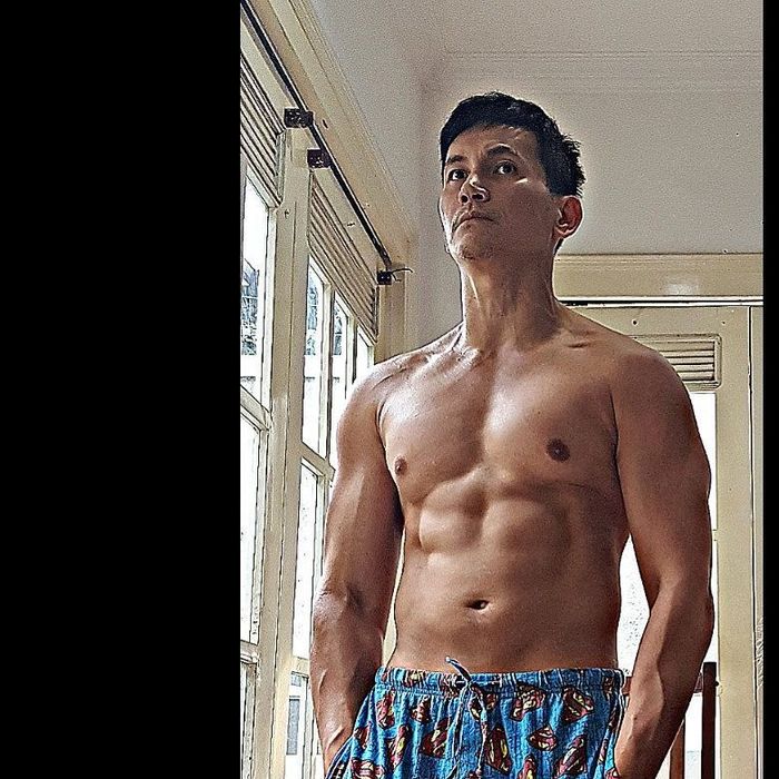 Sederet Artis Tampan dengan Perut Sixpack yang Bikin 