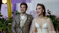 Lee Jeong Hoon menikahi Moa pada 2 Desember tahun lalu di Chakra Venue and Lounge, BSD City, Tangerang. Di jumpa persnya, Lee Jeong Hoon tak ambil pusing dengan cap negatif tentang dirinya. Foto: Lee Jeong Hoon dan Moa / Desi Puspasari