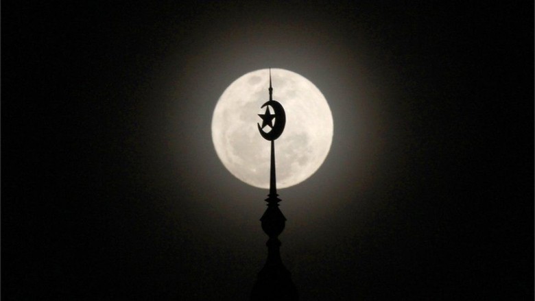 Usai Supermoon, Indonesia Bisa Lihat Bulan Cembung Besar Malam Ini Usai Supermoon, Indonesia Bisa Lihat Bulan Cembung Besar Malam Ini