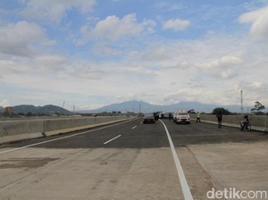 Resmikan Tol Soroja, Jokowi: Sudah Ditunggu Sejak 1996