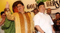 Ormas sayap Partai Golkar, Sentral Organisasi Karyawan Swadiri Indonesia (SOKSI) kubu Ade Komarudin (Akom), mendukung Airlangga Hartarto menjadi Ketua Umum Golkar menggantikan Setya Novanto.