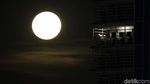 Begini Penampakan Supermoon di Langit Jakarta