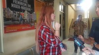 Elishia mengaku awalnya berniat berada di mal sekitar beberapa jam, namun tak terasa malah molor jadi sekian jam. Meski begitu, menurut Elishia ajingnya baik-baik saja di dalam mobil. Dia mengaku sama sekali tidak ada melakukan penyiksaan. Saya buka kaca (mobil-red) 4 tapi bukan berarti mau menyiksa dia, karena kan emang dia mau ikut, ucapnya.