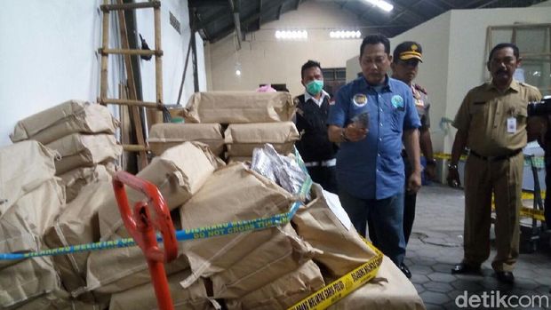 Bagian dalam pabrik PCC di Solo. 