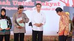 Foto: Ternyata Ini Sepatu Baru yang Dipilih Jokowi di Mal Bandung