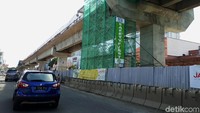 Saat ini proyek yang berlokasi di kawasan Kelapa Gading, Jakarta Utara, itu masih terus dikerjakan.