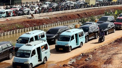 Foto: Macet di Proyek Tol Kalimalang, Jalur Neraka Menuju Jakarta