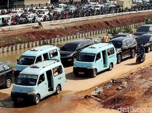 Foto: Macet di Proyek Tol Kalimalang, Jalur Neraka Menuju Jakarta
