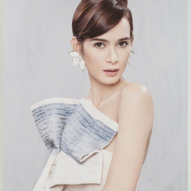 Renata Kusmanto kini menjadi istri dari aktor Fachri Albar. Model catwalk ini berpindah keyakinan seminggu sebelum menikah. Renata memutuskan untuk pindah agama dari Kristen ke Islam. Foto: Instagram