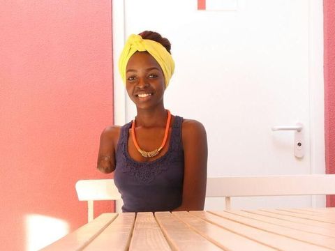 Lumenni Bombo, Wanita yang Punya Satu Lengan Ini Sukses 