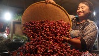 Secara tahun kalender inflasi mencapai 2,87% dan tahunan menjadi 3,30%.