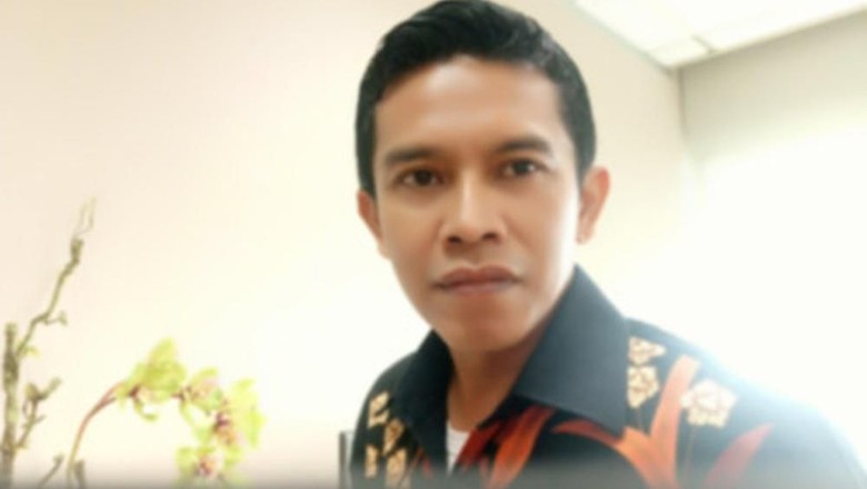 Manuver Kubu Khofifah-Emil Jelang Pilgub Jatim Manuver Kubu Khofifah-Emil Jelang Pilgub Jatim