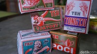 Masih ingat dengan kemasan teh ini? Teh Tong Tji, Gopek, Tjatoet, Teh Tjap Djenggot hingga Teh Poci dengan kemasan jadul. Sebenarnya, ini bukan kemasan pertama kali, namun masih terbilang jadul. Foto: Lusiana Mustinda