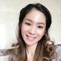 Bunga Zainal sebelumnya menganut agama Islam dan berpindah keyakinan ke agama Hindu setelah menikah dengan produser Sukhdev Singh. Foto: Instagram