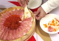 <i>Sushi Cake</i> di Jepang Kini Hadir Lagi dengan Diameter Lebih Besar!