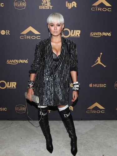 Party Bareng Chris Brown, Agnez Mo Seksi Berbalut Bustier