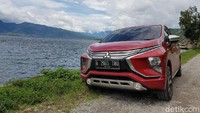 Berapa konsumsi BBM-nya? Ini mungkin yang ditunggu-tunggu ya? Dari layar MID konsumsi BBM mobil mencapai sekitar 10 km per liter, itu dengan pengemudian yang cukup kencang di jalanan Padang. Dok. Mitsubishi.