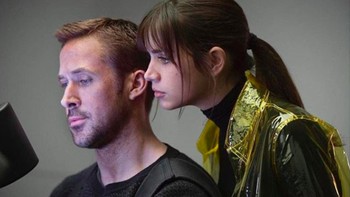 Bersama aktor kenamaan Ryan Gosling yang jadi bintang utama Blade Runner 2049. Foto: Instagram