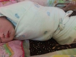 Bayi Ditemukan di Selokan, Polisi Tangkap Ibu dan Ayah Biologisnya