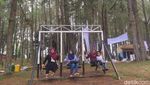 Foto: Ini Taman Cantik Berlatar Danau Toba