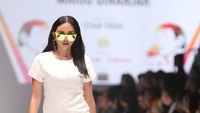 Dengan badan yang bagus dan sehat seperti ini tidak heran dia pernah ikut serta meramaikan salah satu acara fashion show ternama di Jakarta kala itu. (Foto: Instagram @aurakasih)