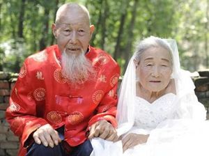 Kisah Romantis Pasangan yang Baru Foto Pernikahan Setelah 80 Tahun Menikah