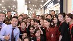 Gaya Santai Jokowi di Bandung: Ke Mal hingga Makan Tahu Petis