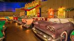 Foto: Bioskop Layar Tancap Jadul Ala Disneyland, Penasaran?
