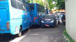 Penampakan Deretan Mobil Dinas yang Telantar di Kompleks DPR