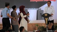 Jokowi menargetkan tahun 2017 ini harus ada 5 juta sertifikat yang keluar. Tahun 2018, 7 juta sertifikat, dan di 2019, 9 juta sertifikat.