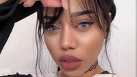 Tidak ada yang salah dengan mata saya. Tolong jangan bertanya-tanya ada apa dengan mata saya karena itu tidak sopan dan itu bukan urusan kamu, komentar Sonia di Instagram kepada orang-orang yang ia anggap tidak sopan. (Foto: Instagram/sonialeslie)