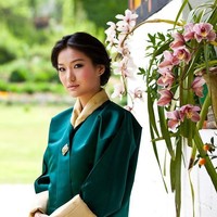 Jetsun Pema menempuh pendidikan di Regents College, London, Inggris sebelum menikahi Raja Bhutan, Jigme Khesar Namgyel Wangchuck, yang juga dijuluki Raja Naga. Ia mengambil prodi psikologi dan sejarah seni di sana. Foto: Dok. Instagram