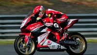 Gerry Salim memacu motornya di Chang International Circuit, Buriram, Thailand. Pool/AHM.
