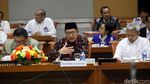 Rapat di DPR, Menag Paparkan Evaluasi Haji 2017
